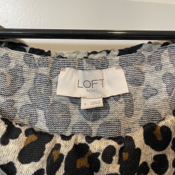 NWT Loft Outlet off the shoulder lightweight cheetah print sweater - size S - Picture 2 of 3
